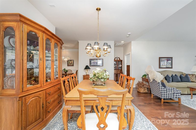 Property image 5 of 8189 Windsor Ridge Drive in Windsor Oaks, Charlotte, NC 28277