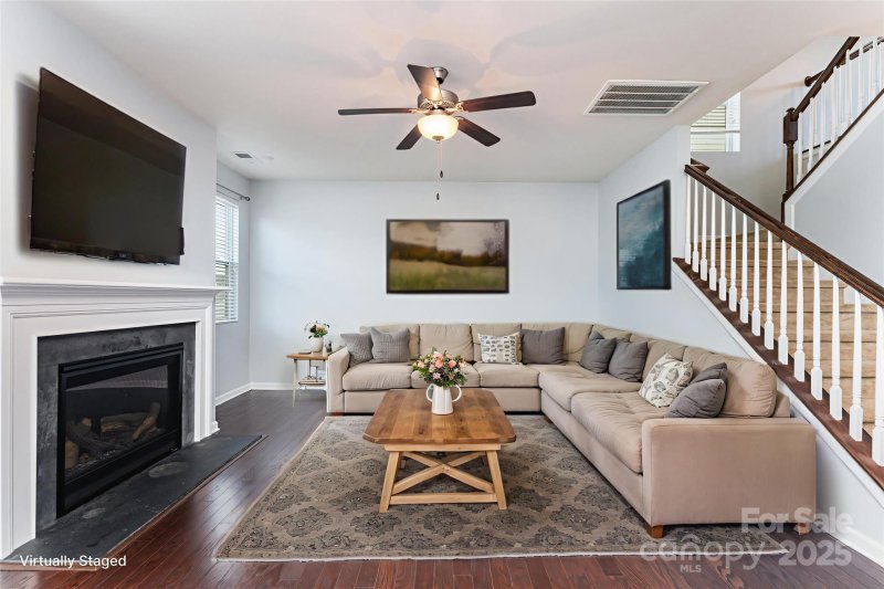 Property image 2 of 7822 Meridale Forest Drive in Meridale, Charlotte, NC 28269