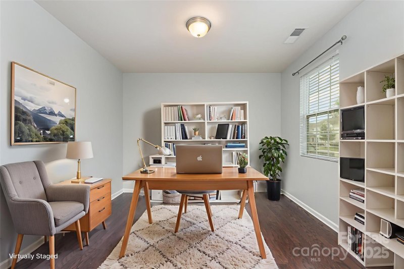 Property image 3 of 7822 Meridale Forest Drive in Meridale, Charlotte, NC 28269