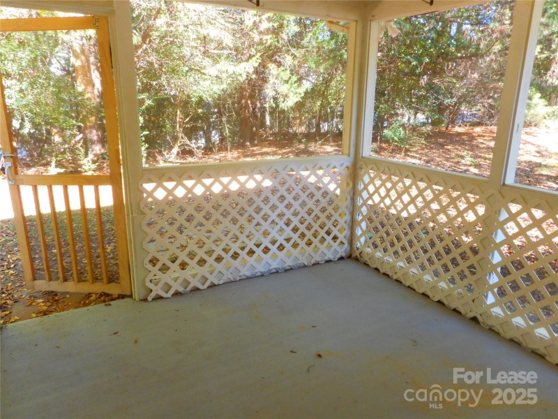Property image 4 of 6622 Bevington Ridge Road in Bevington Pines, Charlotte, NC 28277