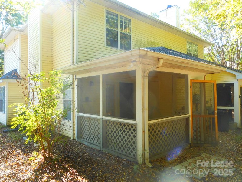 Property image 5 of 6622 Bevington Ridge Road in Bevington Pines, Charlotte, NC 28277