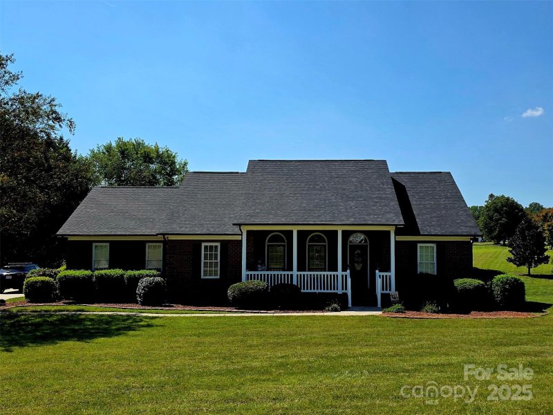 608 Sandycrest Drive