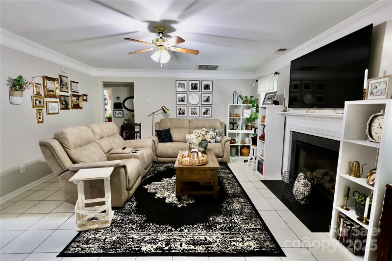 Property image 4 of 6407 Sackett Way in Ravenswood, Charlotte, NC 28269