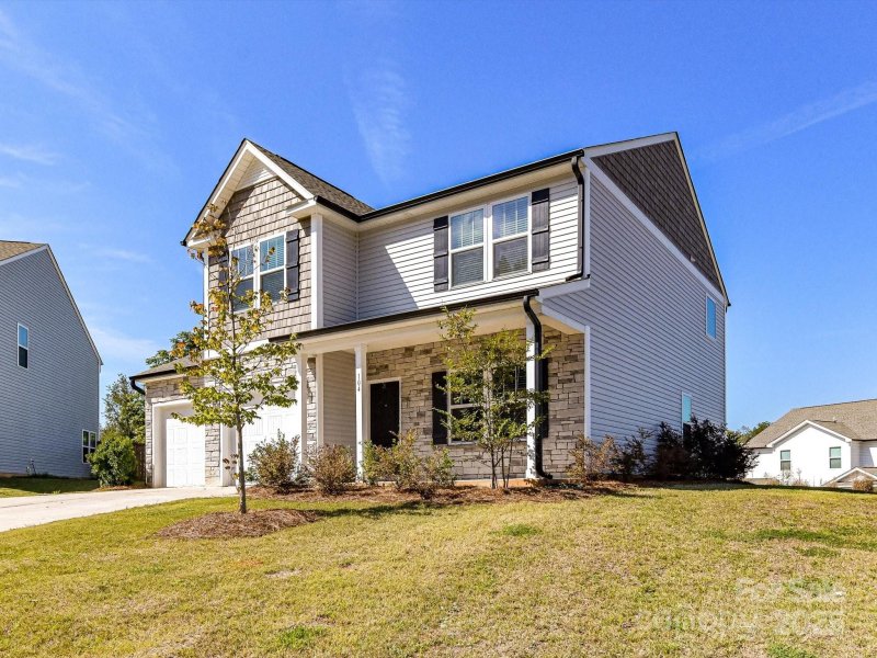 Property image 3 of 104 Trissy Court in Marthas Ridge, Statesville, NC 28625