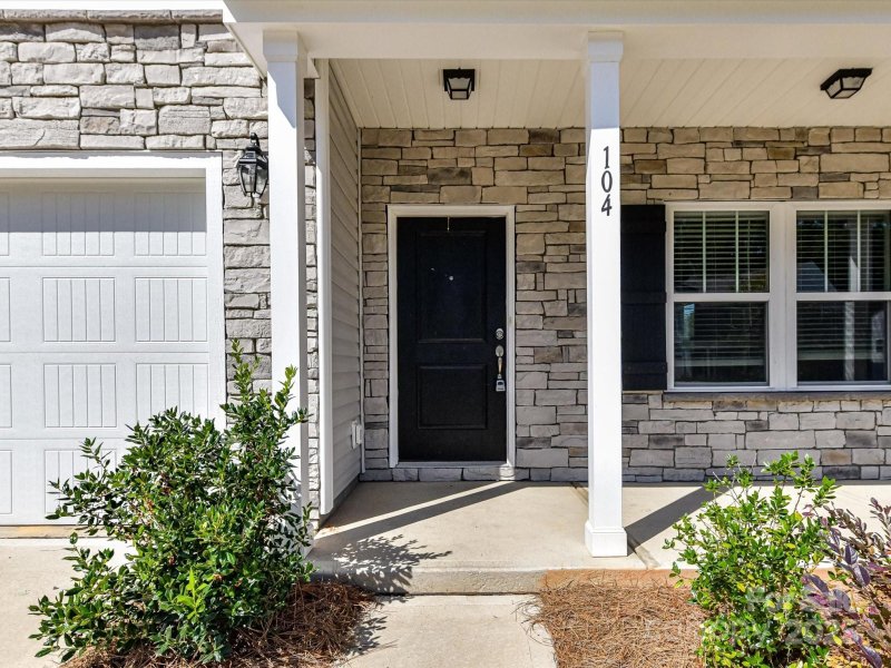 Property image 4 of 104 Trissy Court in Marthas Ridge, Statesville, NC 28625
