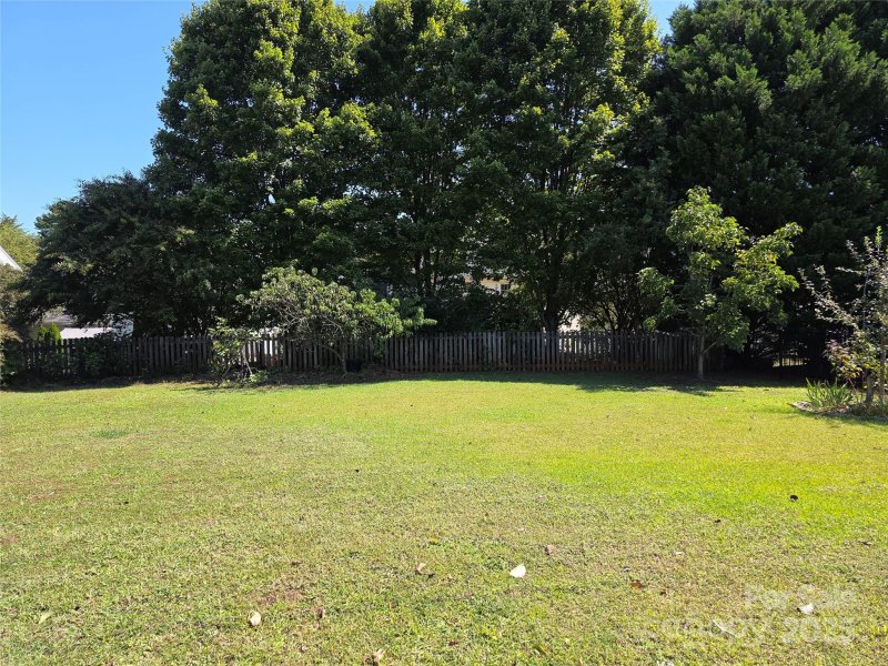 Property image 2 of 6836 Olmsford Drive in Gilead Ridge, Huntersville, NC 28078