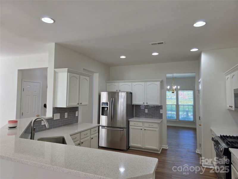 Property image 4 of 6836 Olmsford Drive in Gilead Ridge, Huntersville, NC 28078