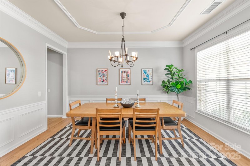 Property image 3 of 8137 Noland Woods Drive in Reavencrest, Charlotte, NC 28277