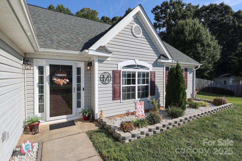 Property image 2 of 113 Arbridge Court in Autumn Woods, Mount Holly, NC 28120