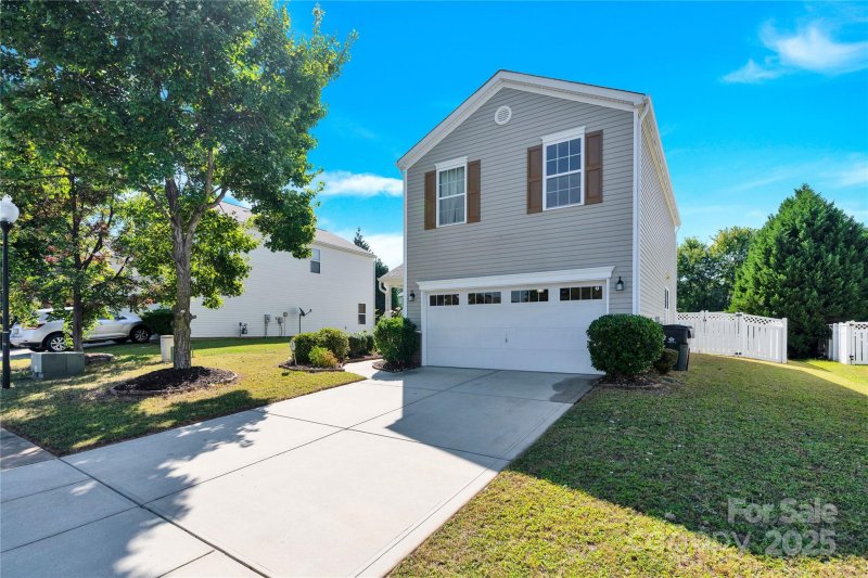 Property image 2 of 12418 Downy Birch Road in Woodbury, Charlotte, NC 28227