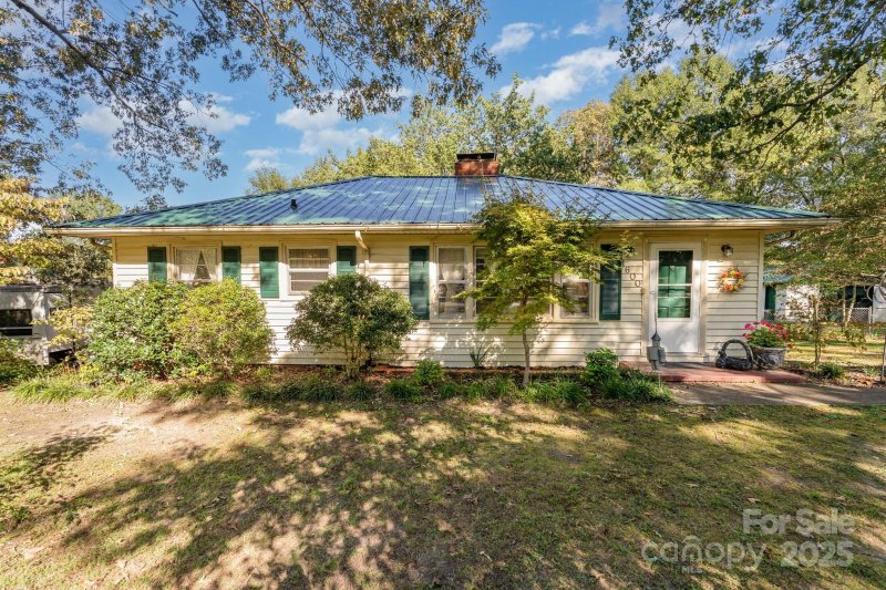 1600 American Street