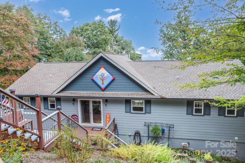 The Glens Of Ironduff, Waynesville Community