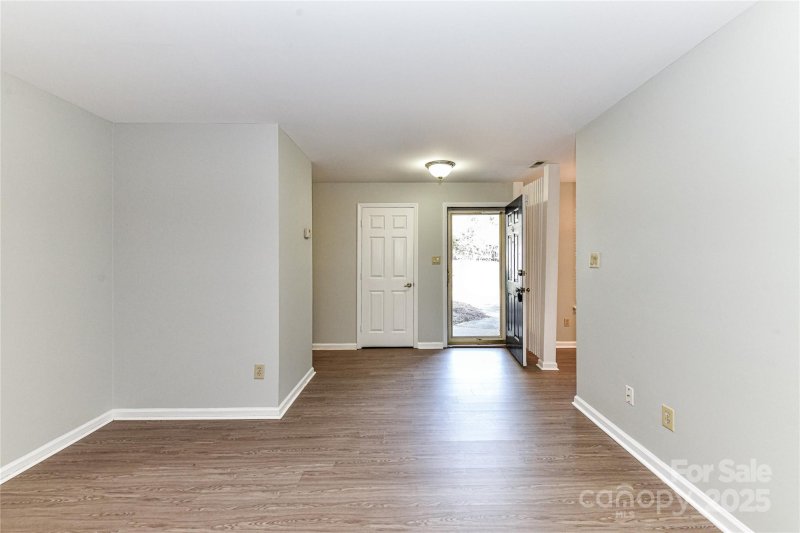 Property image 4 of 5224 Amity Springs Drive in Firethorne, Charlotte, NC 28212