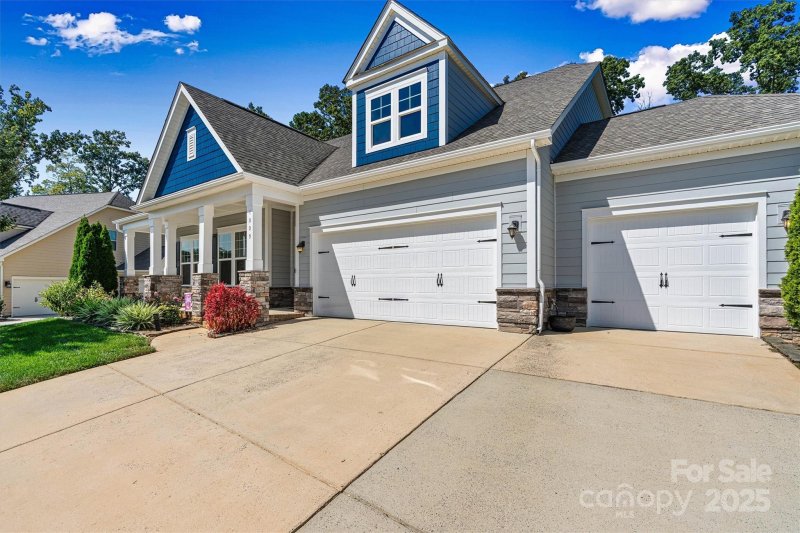 Property image 2 of 1009 Atherton Drive in Crismark, Indian Trail, NC 28079