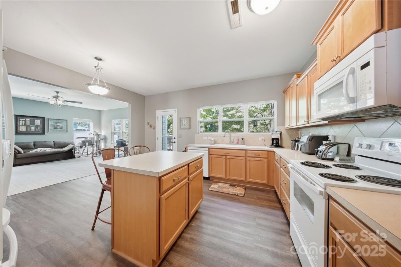 Property image 5 of 2104 Lake Vista Drive in Kellys Landing, Mount Holly, NC 28120