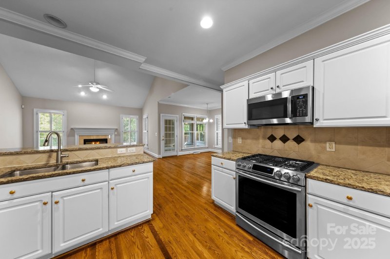 Property image 3 of 6900 Red Maple Drive in Orchid Hill, Charlotte, NC 28277