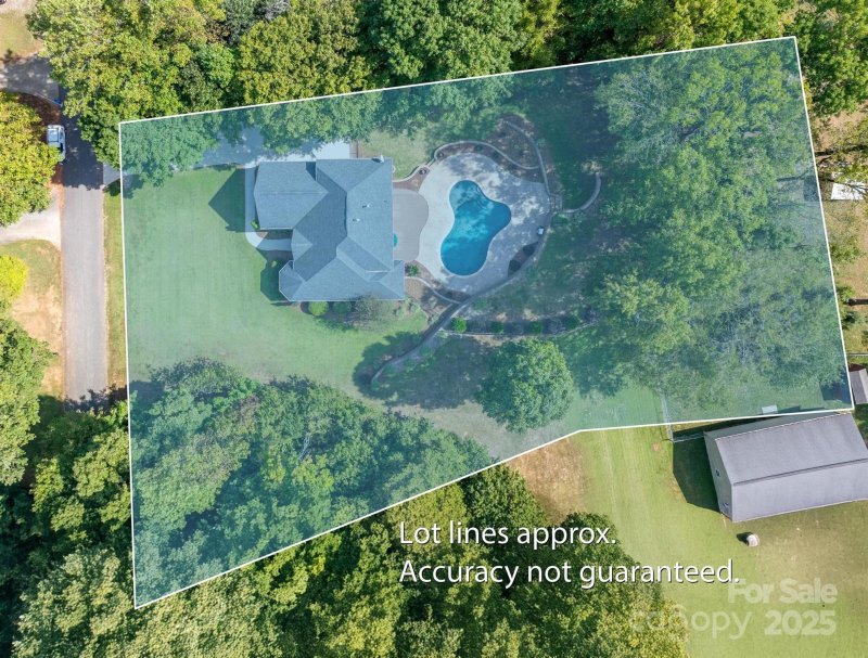 Property image 5 of 126 Jami Wind Court in Serene Lake, Mooresville, NC 28115