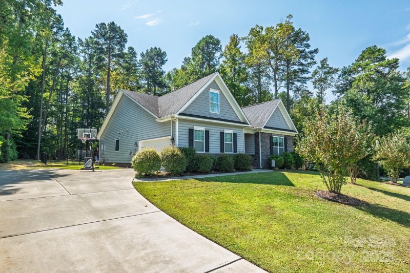 Property image 2 of 119 Clear Springs Road in Autumn Grove, Mooresville, NC 28115