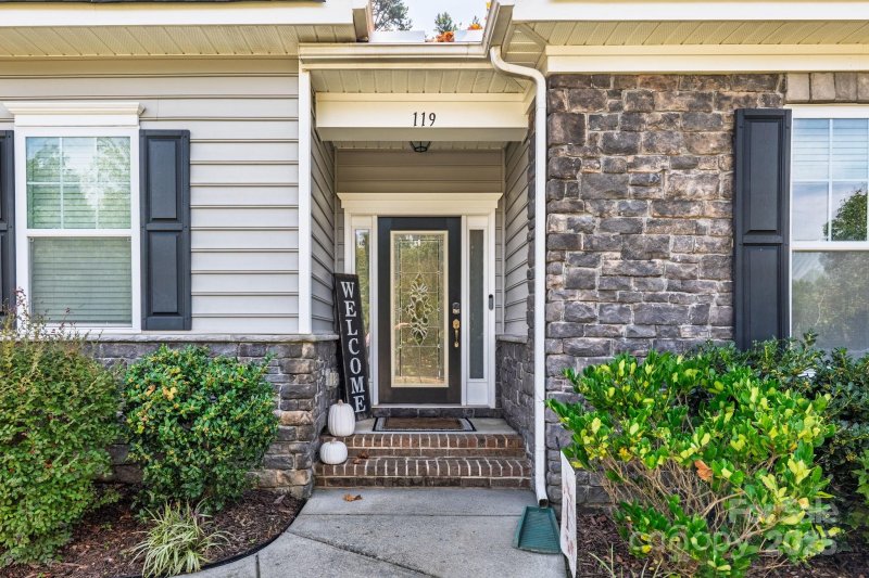 Property image 4 of 119 Clear Springs Road in Autumn Grove, Mooresville, NC 28115