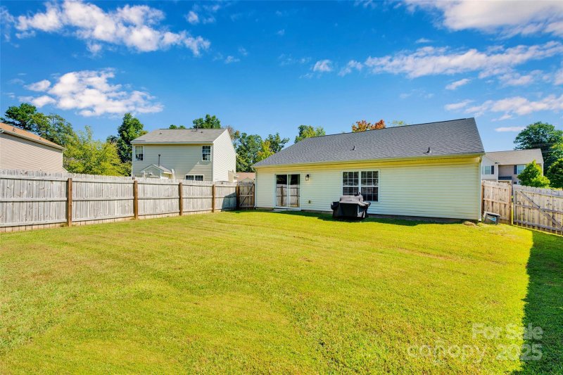 Property image 5 of 1209 Shenandoah Circle in Holly Hill, Rock Hill, SC 29730