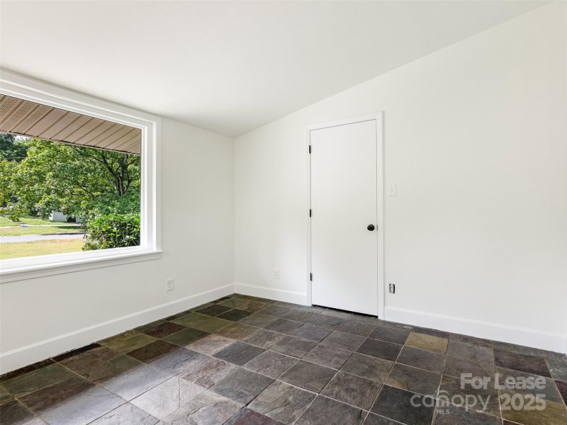 Property image 4 at 553 Kenlough Drive, Charlotte, NC 28209