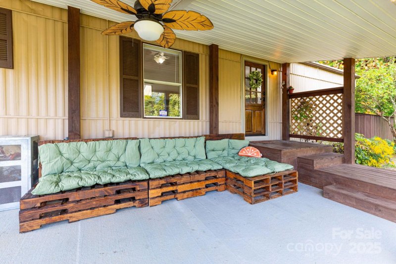 Property image 3 of 178 Keith Drive in Hannah Cove Estates, Canton, NC 28716