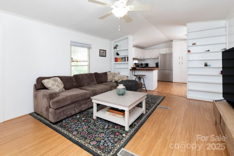 Property image 5 of 178 Keith Drive in Hannah Cove Estates, Canton, NC 28716