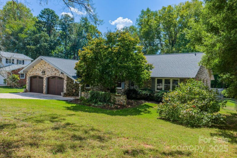 Property image 2 of 312 W Murray Street in Carolina Terraces, Maiden, NC 28650