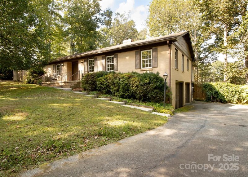 109 Brightwater Heights Drive