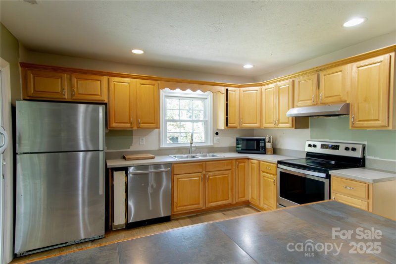 Property image 4 of 109 Brightwater Heights Drive in Brightwater Heights, Hendersonville, NC 28731