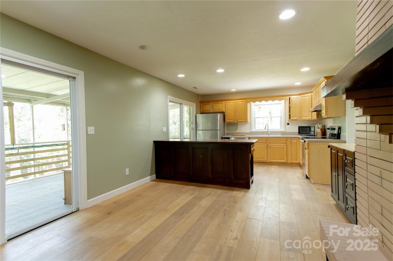 Property image 5 of 109 Brightwater Heights Drive in Brightwater Heights, Hendersonville, NC 28731