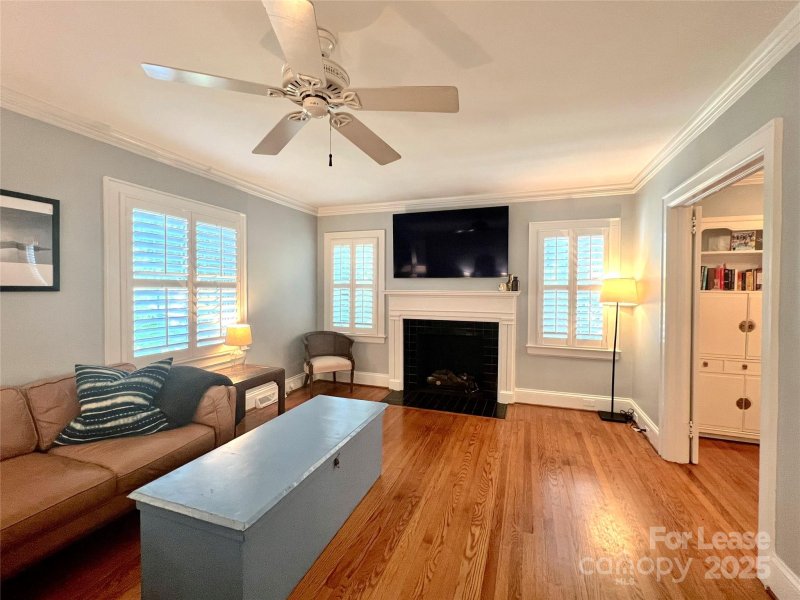 Property image 5 of 3108 Barnhill Drive in Commonwealth Park, Charlotte, NC 28205