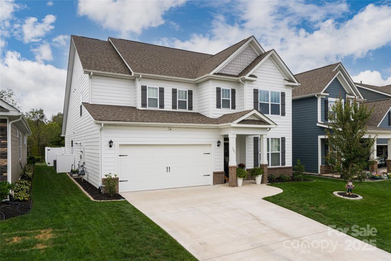 Property image 2 of 101 Fox Cove Road in Cantrell Hills, Hendersonville, NC 28792