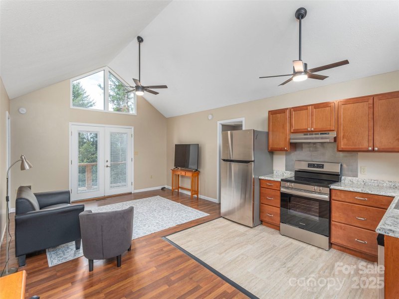 Property image 4 of 286 Keith Drive in Hannah Cove Estates, Canton, NC 28716