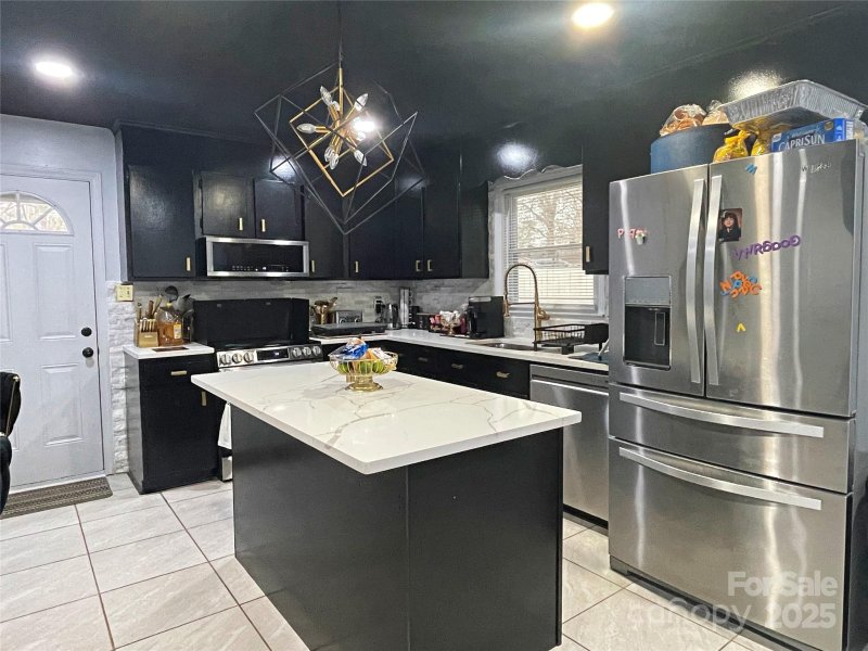 Property image 4 of 7519 Marlbrook Drive in Idlewild, Charlotte, NC 28212