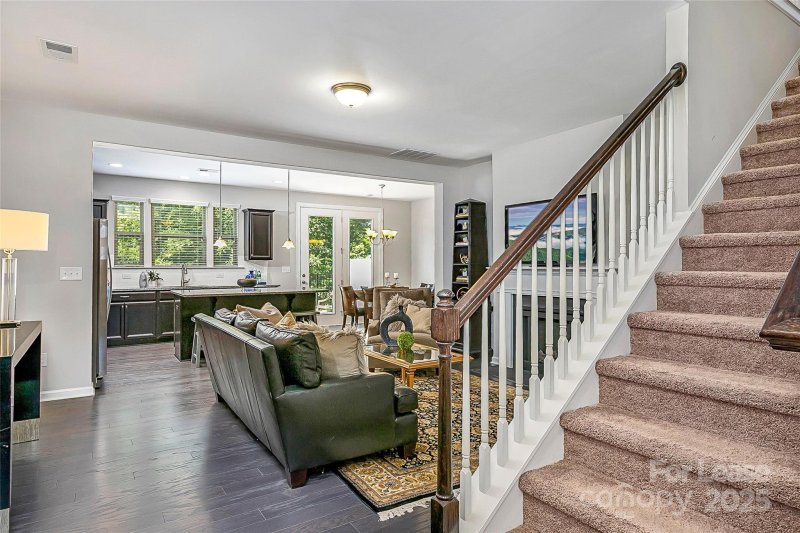 Property image 4 of 9449 Glenburn Lane in Berewick, Charlotte, NC 28278