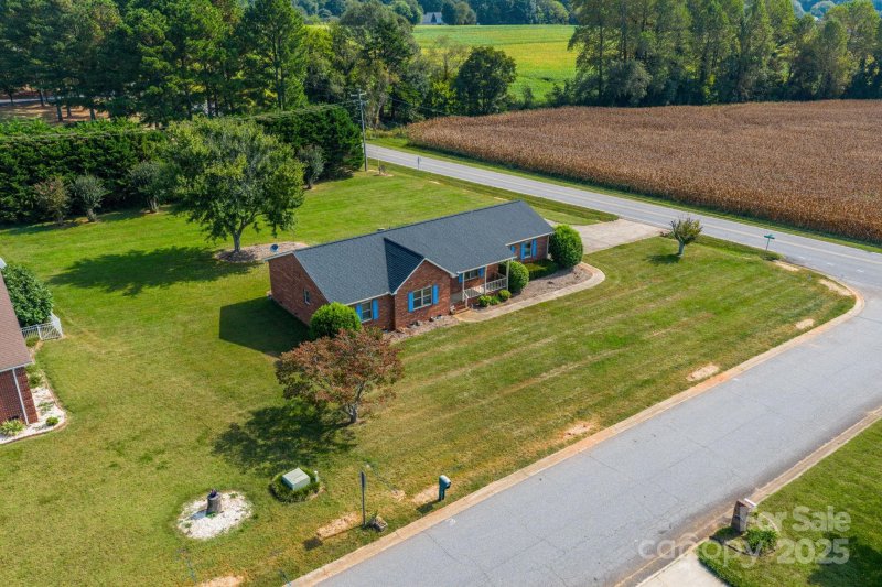 Olde School Sub, Hickory Community