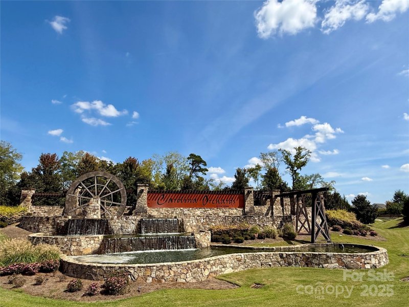 Property image 2 of 353 Harvest Valley Lane in Carolina Orchards, Fort Mill, SC 29715
