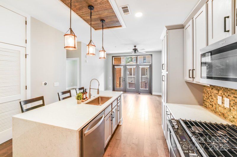 Property image 4 at 2401 Euclid Avenue, Charlotte, NC 28203