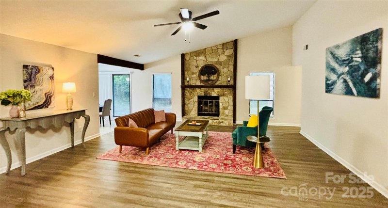 Cedar Woods, Charlotte Community