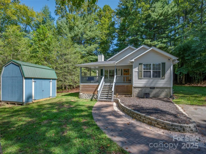 Property image 2 of 15 Wexford Drive in Sedgewood, Hendersonville, NC 28791