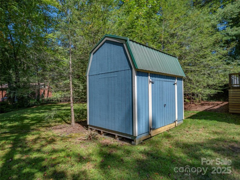 Property image 5 of 15 Wexford Drive in Sedgewood, Hendersonville, NC 28791