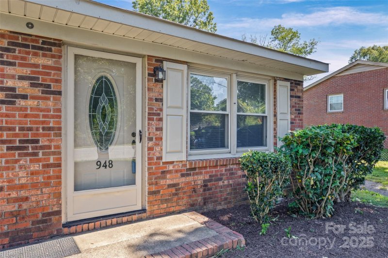 Property image 2 of 948 Shannon Bradley Road in Brookhaven, Gastonia, NC 28052