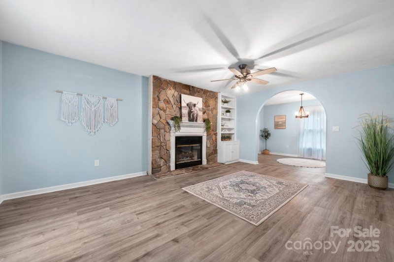 Property image 4 of 3884 Snider Circle in Hidden Creek Estates, Hickory, NC 28602