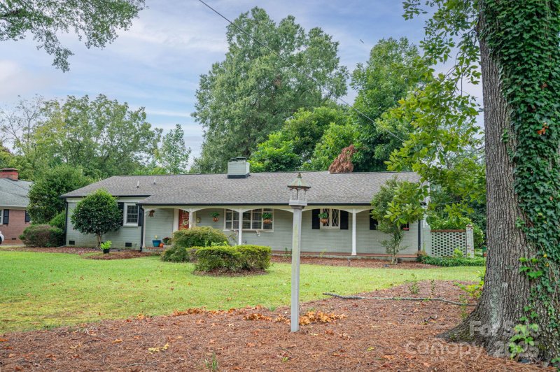 Property image 2 of 3039 Gardner Park Drive in Gardner Park, Gastonia, NC 28054
