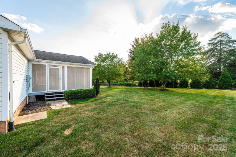 Property image 5 at 1462 Farmington Hills Drive, Conover, NC 28613