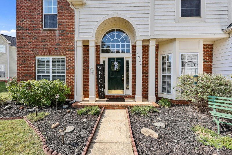 Property image 3 of 7924 Fairmeadows Drive in Highland Creek, Charlotte, NC 28269