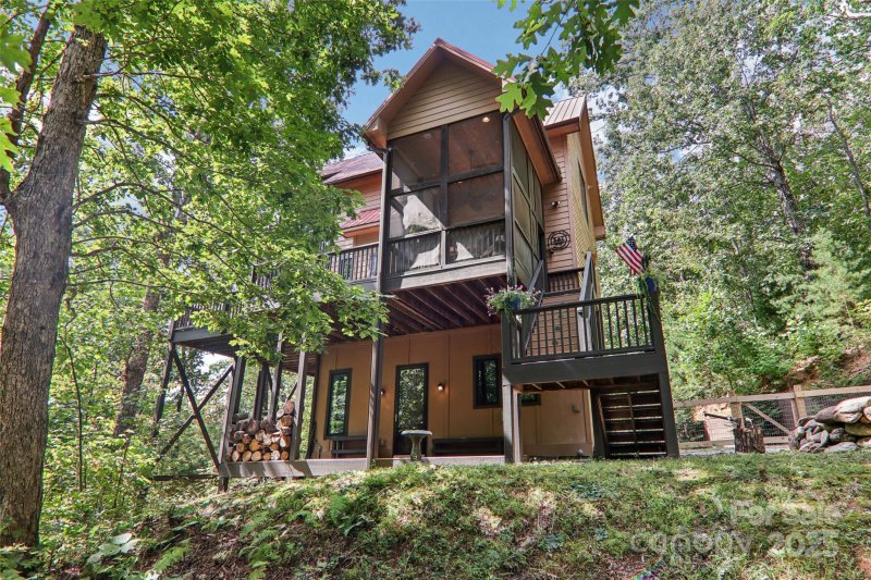 Property image 2 of 184 Deep Woods Lane in Piney Mountain, Saluda, NC 28773