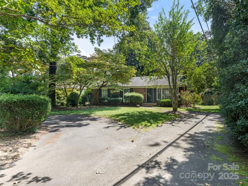 Property image 2 of 400 Mcalway Road in Cotswold, Charlotte, NC 28211