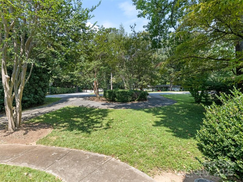 Property image 3 of 400 Mcalway Road in Cotswold, Charlotte, NC 28211